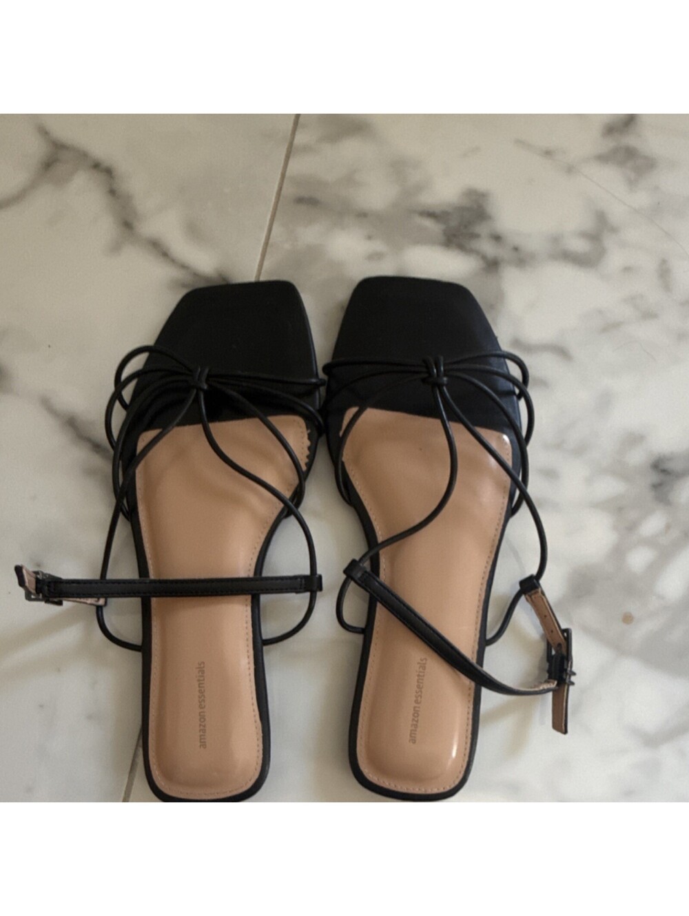 Amazon Essentials Women's Black Beige Flat Strappy Sandals Buckle Size 8